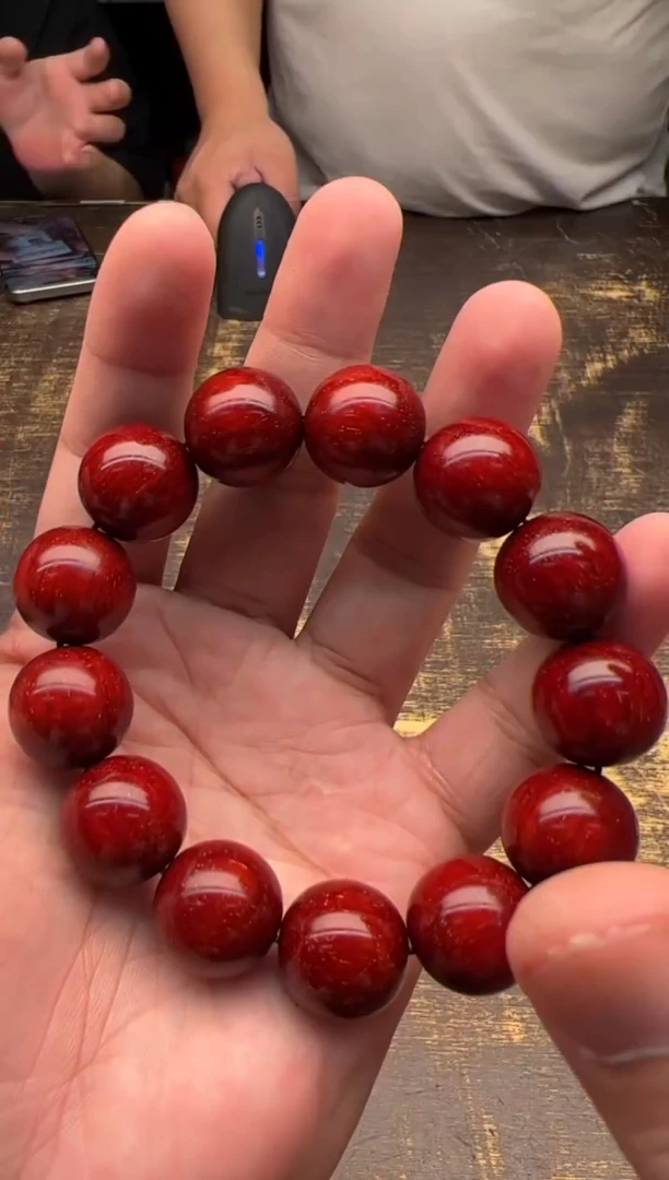 小叶紫檀手串/手链小叶紫檀顶泥小满星1.8