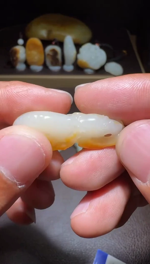 未镶嵌和田玉挂件和田玉