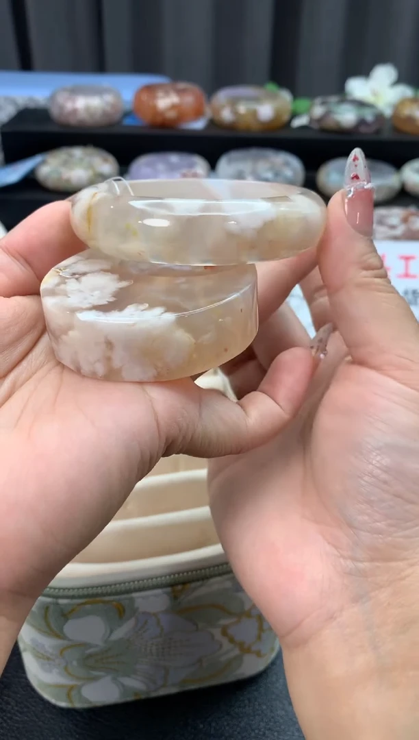 未镶嵌手镯石英质玉（57-58圈口）赠送镯心