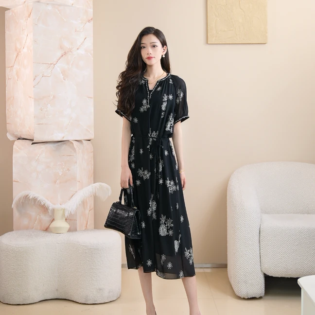 玖姿安娜蔻摩登度假风吊带雪纺轻薄宽松连衣裙25春新款KWFX50026