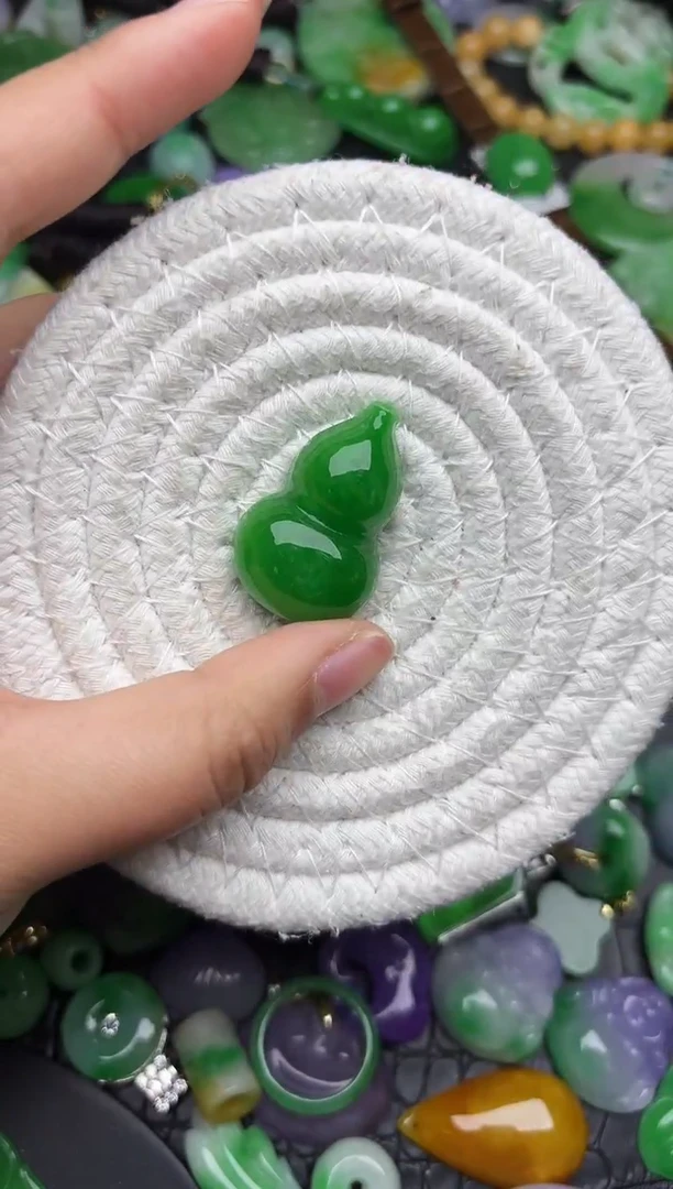 颈饰未镶嵌翡翠缅甸翡翠吊坠