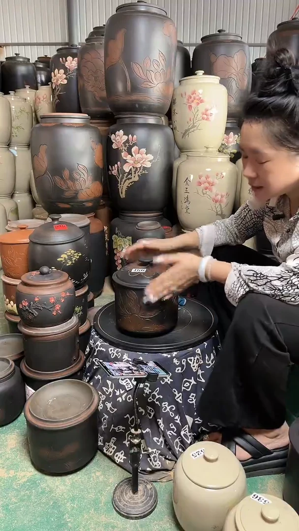 罐瑕疵茶叶罐 荷花小五饼  466
