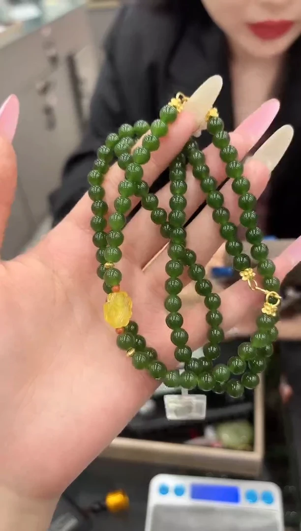 未镶嵌手串和田玉董小姐推荐 多样性发货 拍一发一by