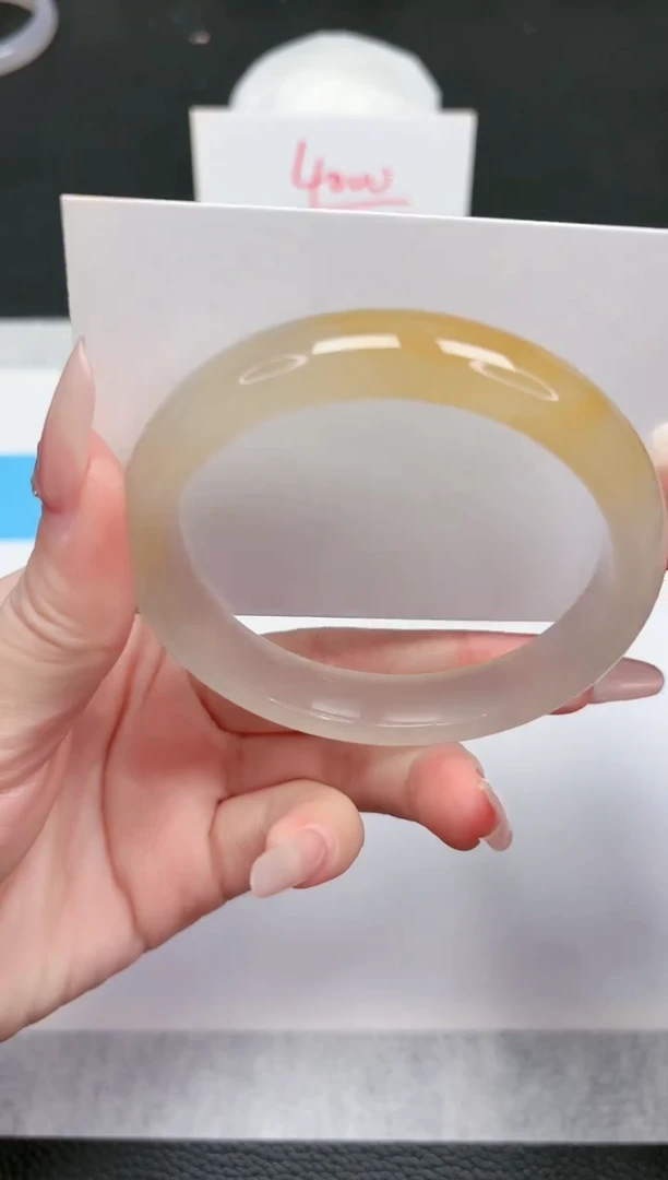 【闪购商品】石英质玉手镯未镶嵌682-61