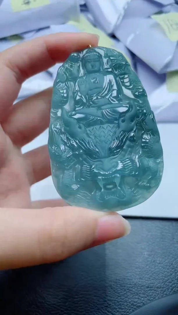 翡翠未镶嵌颈饰