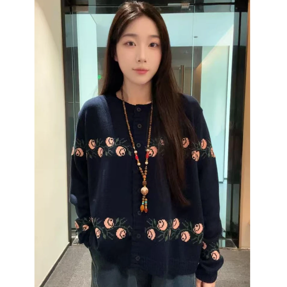 花花图案 秋冬新款长袖印花不起球女毛针织衫刺绣针织圆领扎花