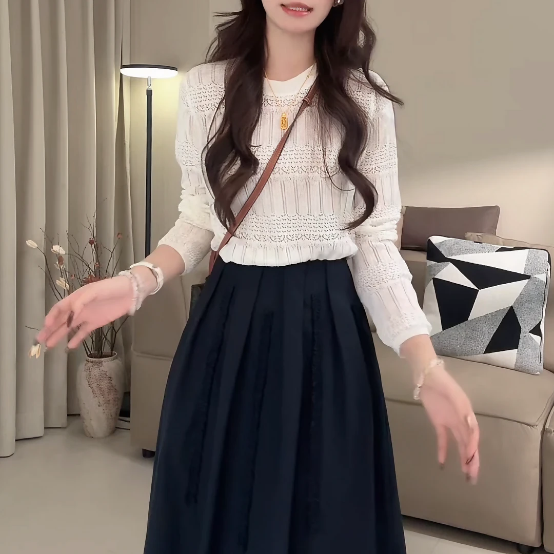 （淡系老钱）秋季设计感交叉镂空提花圆领针织衫宽松长袖LK2505967