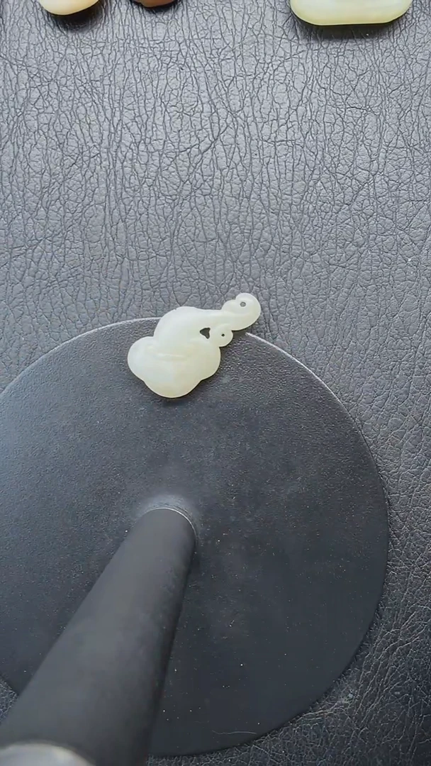 和田玉未镶嵌吊坠(不含链)543如意微瑕