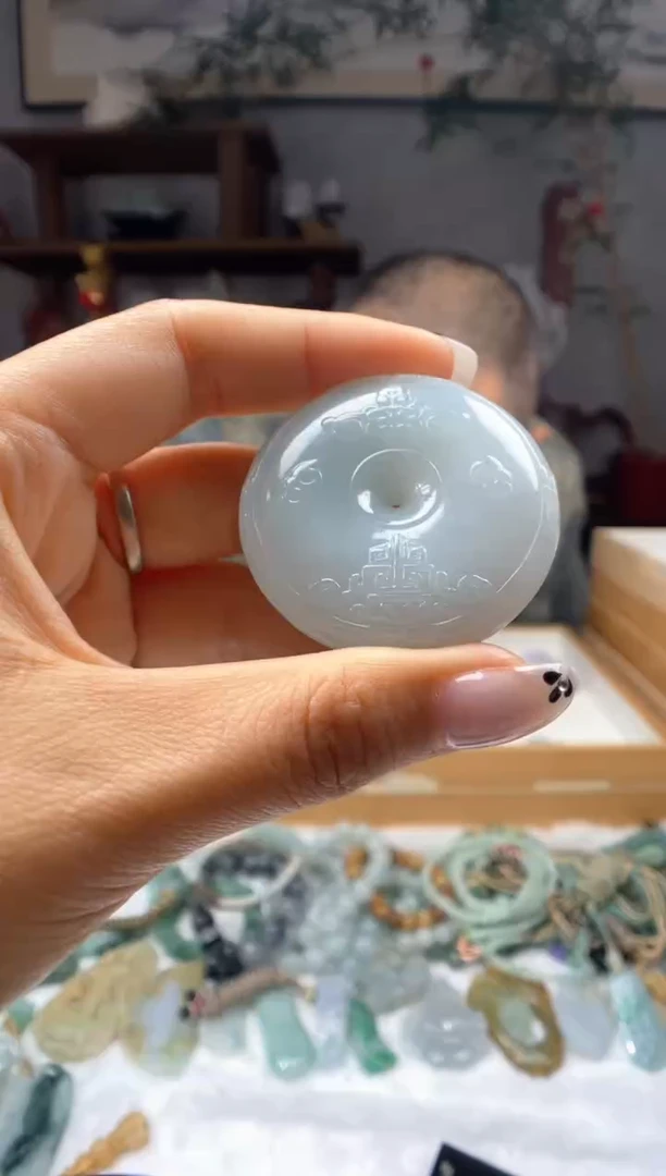 定制翡翠未镶嵌扣子