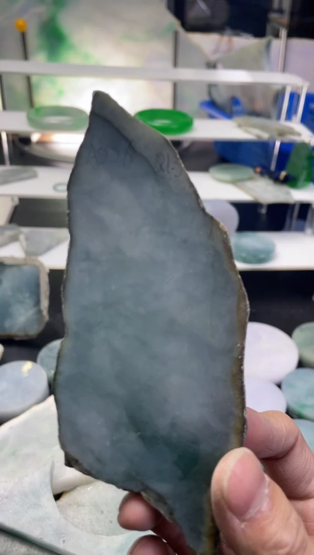 【闪购商品】翡翠把件未镶嵌Z A226翡翠边角料