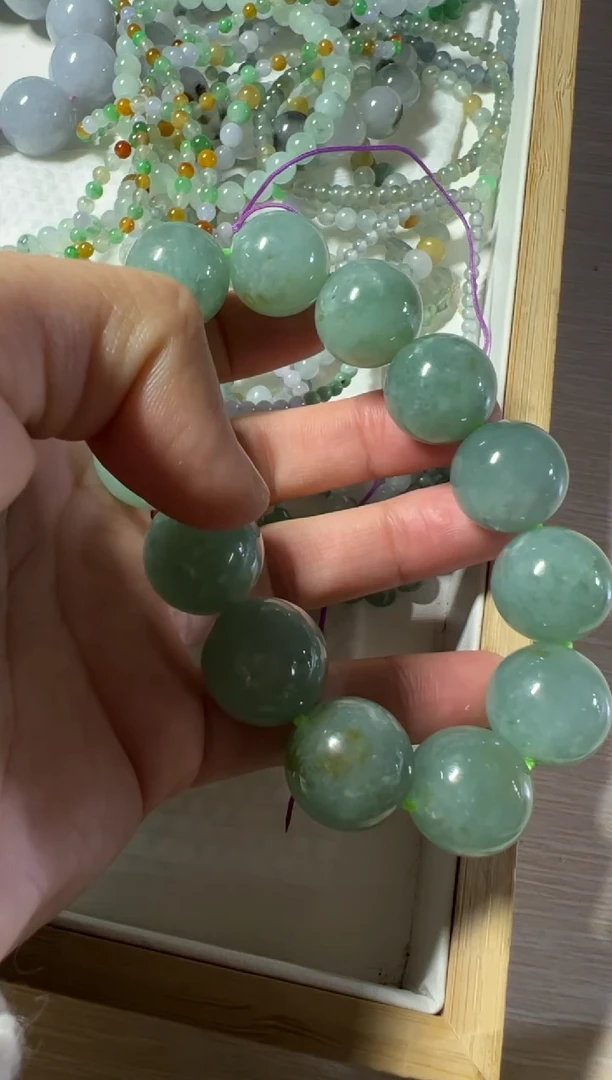 未镶嵌定制翡翠手串