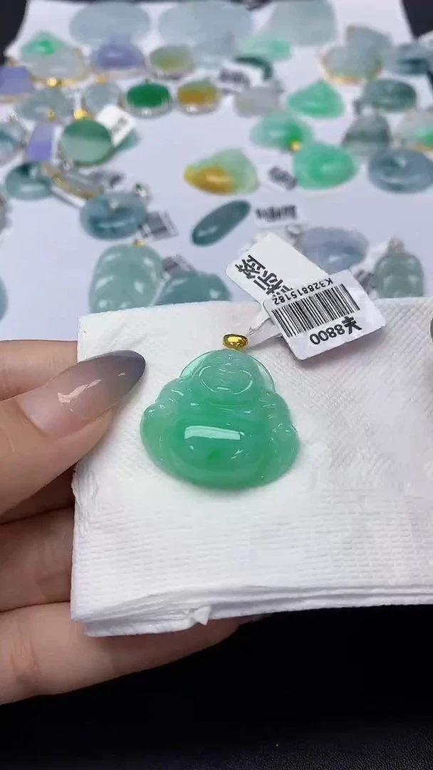 翡翠18K金镶嵌颈饰天然缅甸a货翡翠