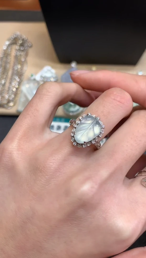 【闪购商品】翡翠戒指18K金镶嵌叶子【无服务费】