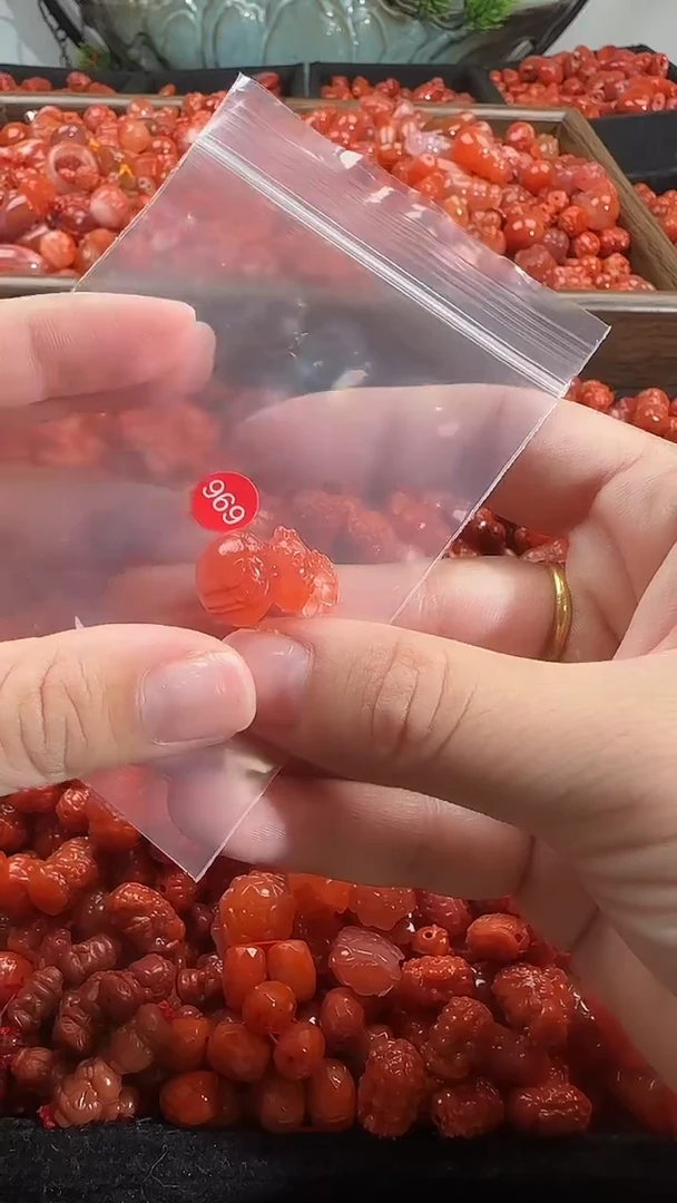 颈饰未镶嵌南红玛瑙1