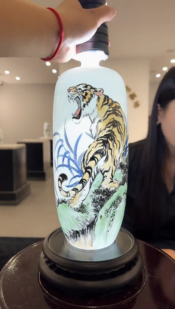 摆件黄杨老师猛虎赏瓶12带证书