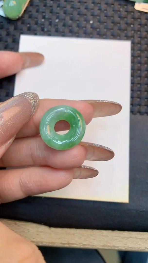 颈饰未镶嵌翡翠1