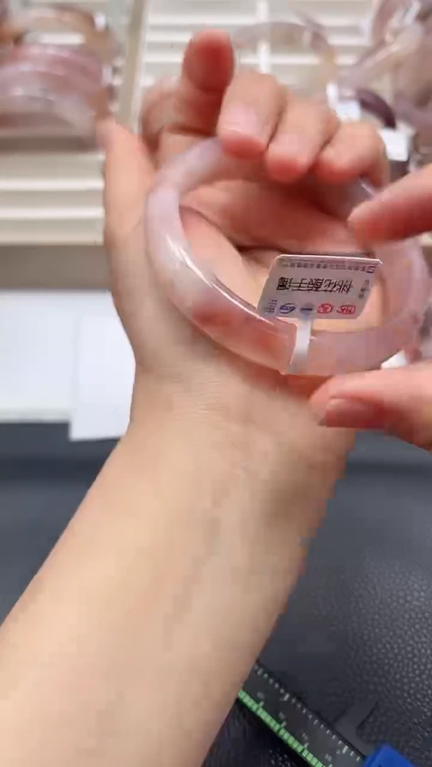 【闪购商品】石英质玉手镯未镶嵌A3