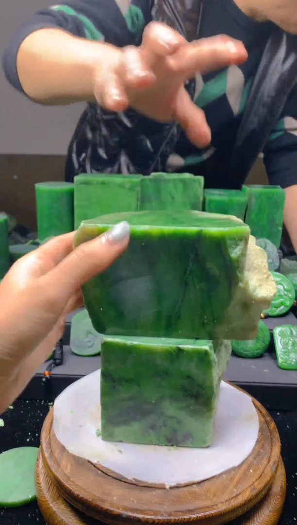 未镶嵌和田玉珠宝半成品1