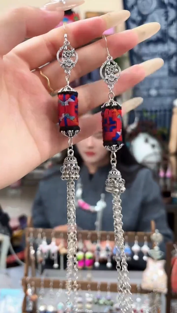 织绣民族风非遗老绣苗银饰品655