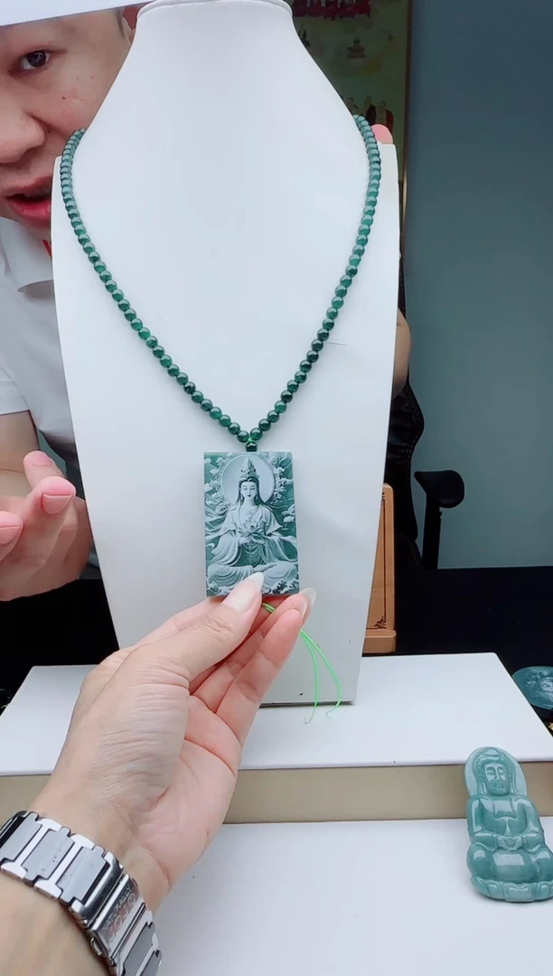 颈饰未镶嵌翡翠多样性发其一