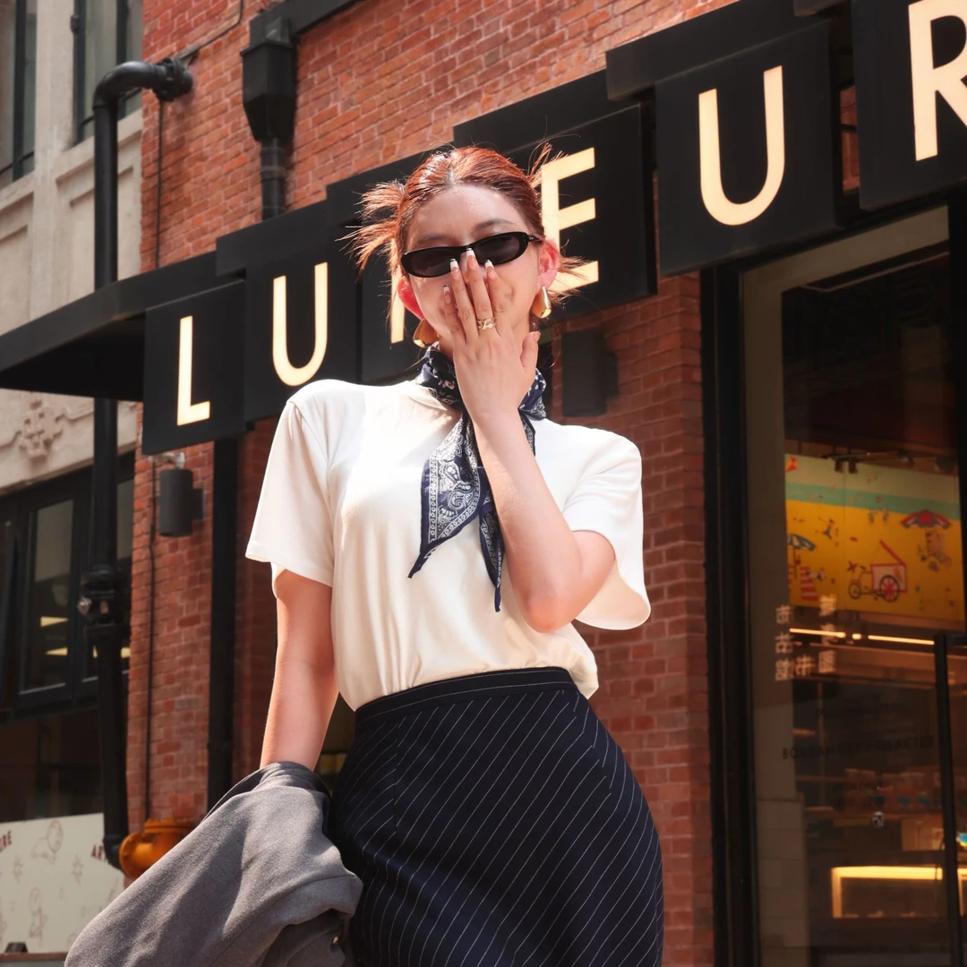 【婉君】简约高级感正肩纯色T恤上衣LWJ24C3T1646