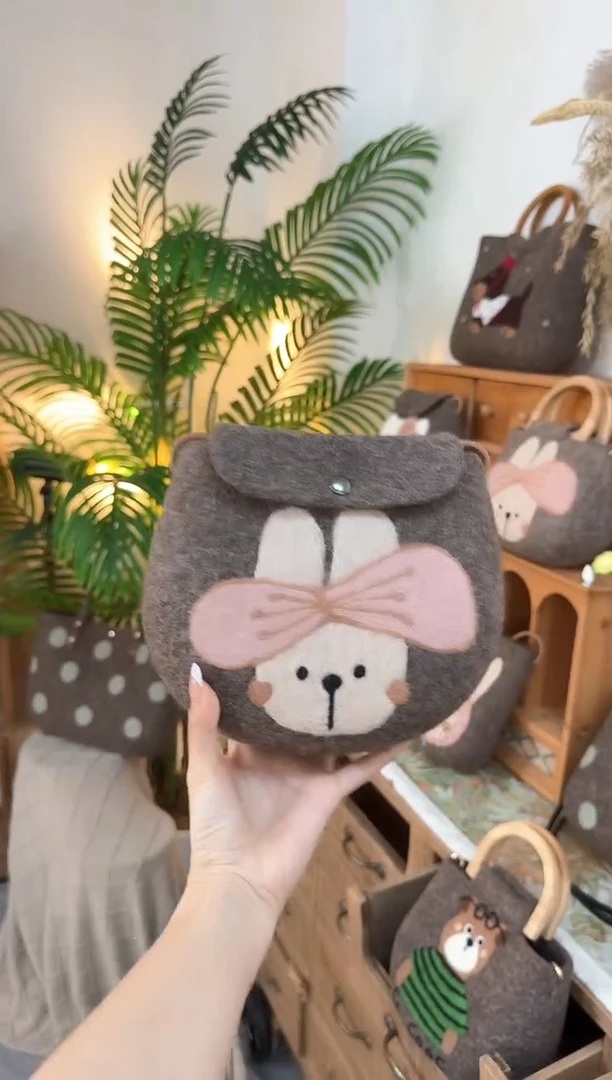 羊毛非遗纯手工 羊毛毡包包