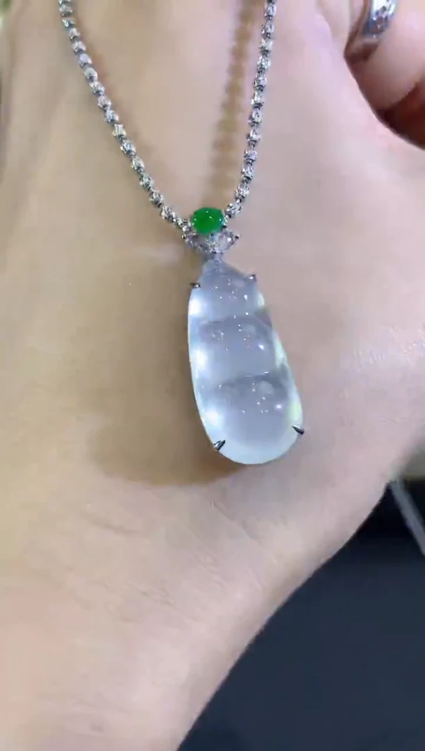 吊坠(不含链)18K金镶嵌翡翠B109