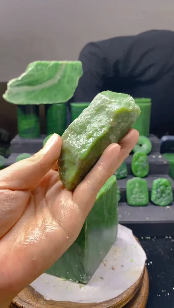 未镶嵌和田玉（碧玉）珠宝半成品1