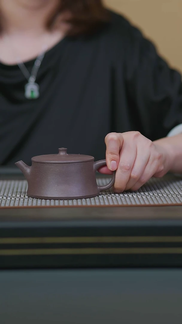 茶壶紫砂13-微瑕 半手紫玉金砂云柱150cc