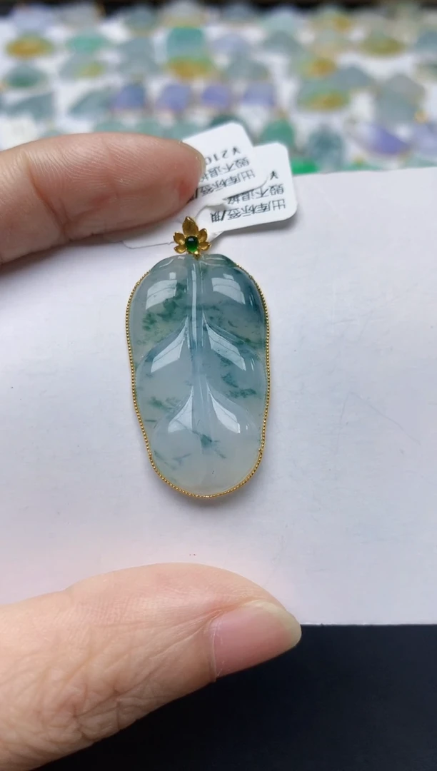 翡翠18K金镶嵌颈饰天然缅甸A货翡翠