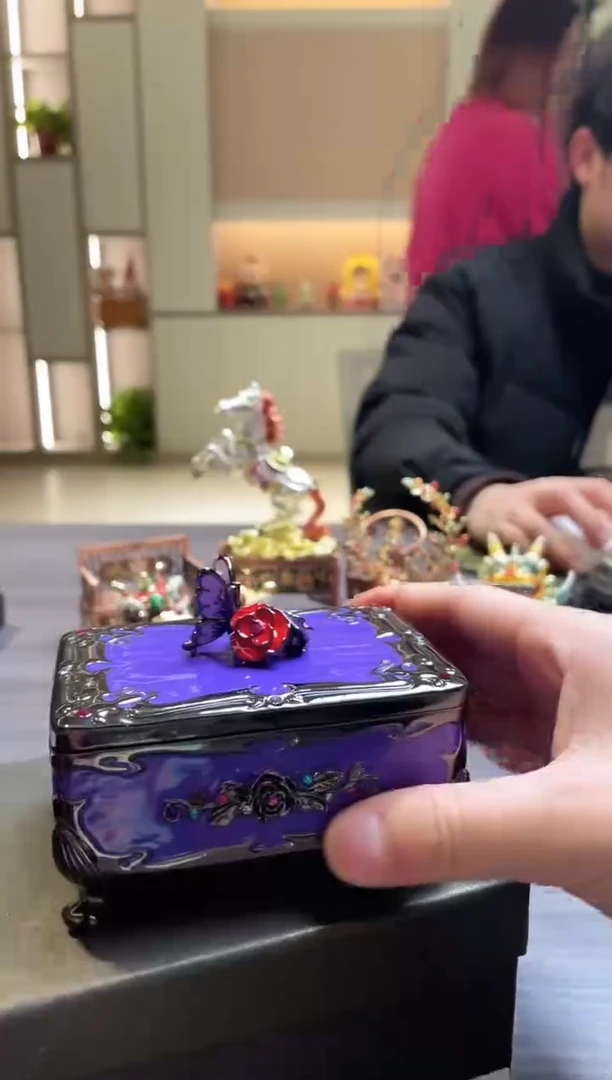 手工艺品琉璃蝴蝶盒