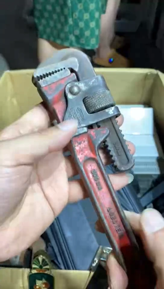 8新猫*  201中古商品，瑕疵品，不保好坏。