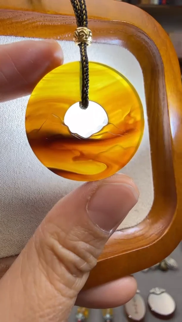 【闪购商品】琥珀颈饰未镶嵌远山吊坠