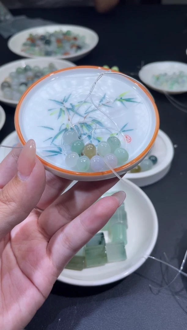 颈饰未镶嵌翡翠广**妈翡翠净货