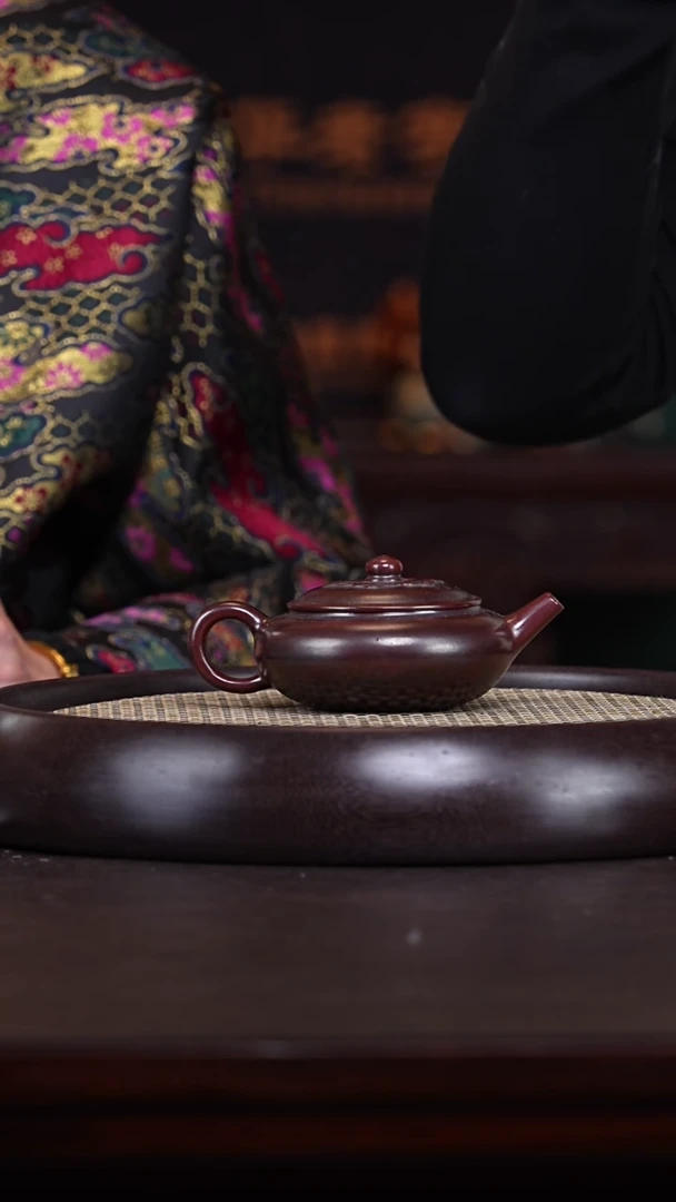 【闪购商品】紫砂茶壶姚玲香24-40 龙山古乌泥130c