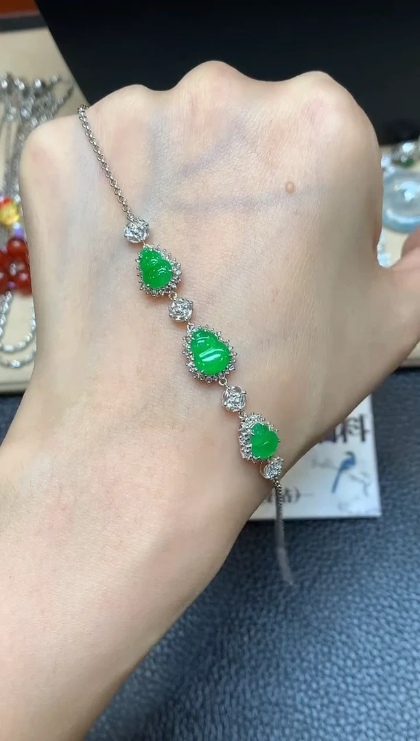 18K金镶嵌手链翡翠葫芦【无服务费