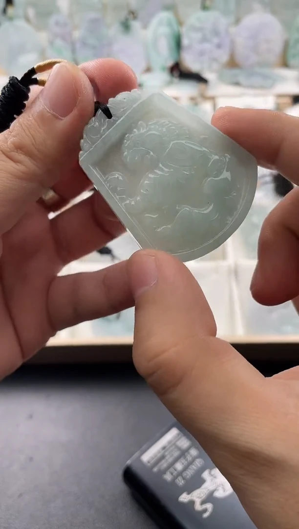 颈饰未镶嵌翡翠....10/11/.427