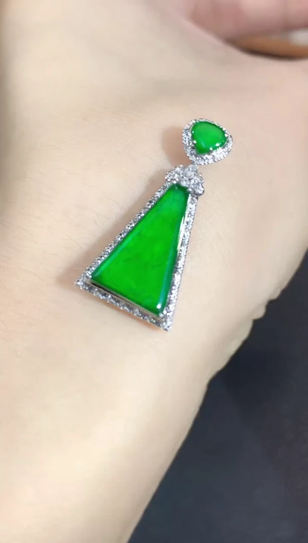 吊坠(不含链)18K金镶嵌翡翠A16 多样性发一件