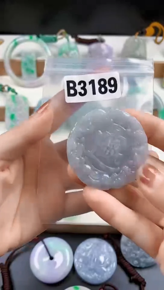 颈饰未镶嵌翡翠天然翡翠吊坠挂件