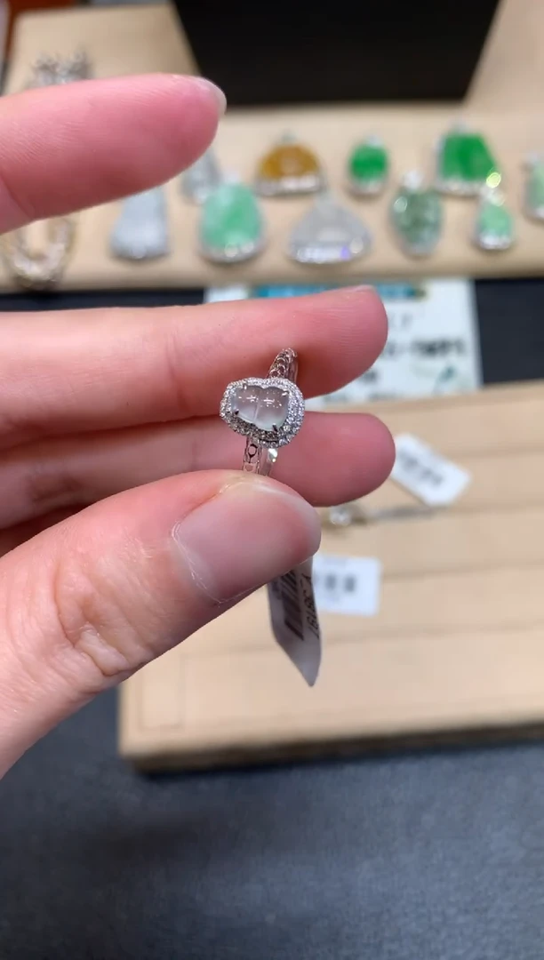 【闪购商品】翡翠戒指18K金镶嵌葫芦【无服务费】