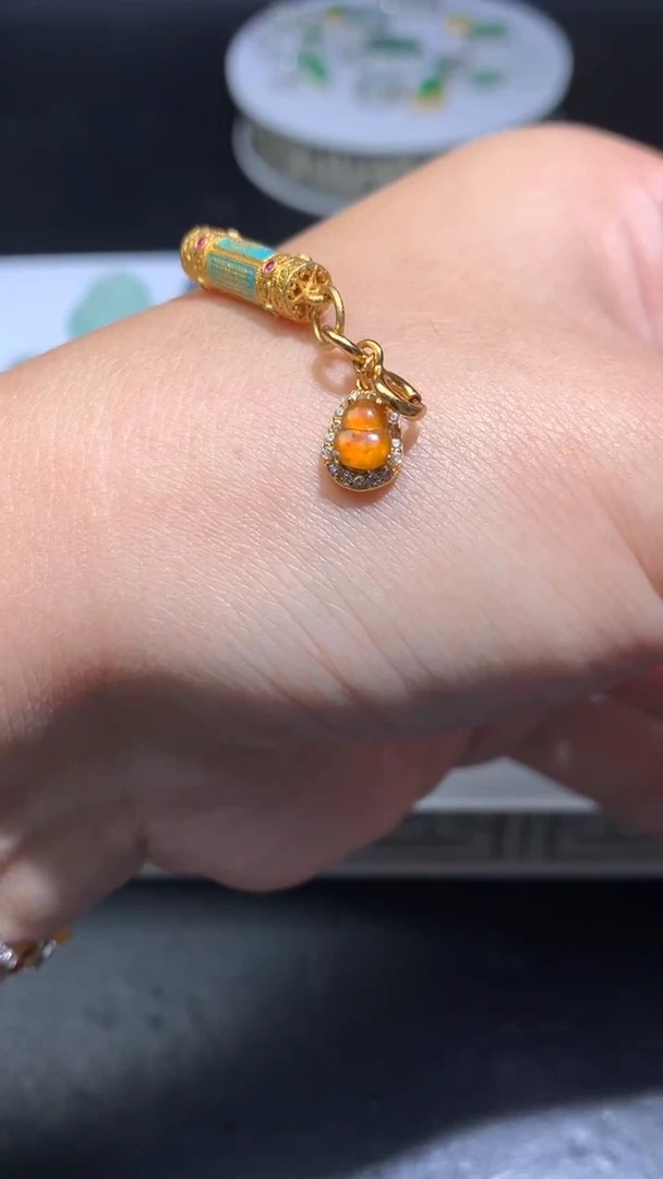 颈饰未镶嵌翡翠净货