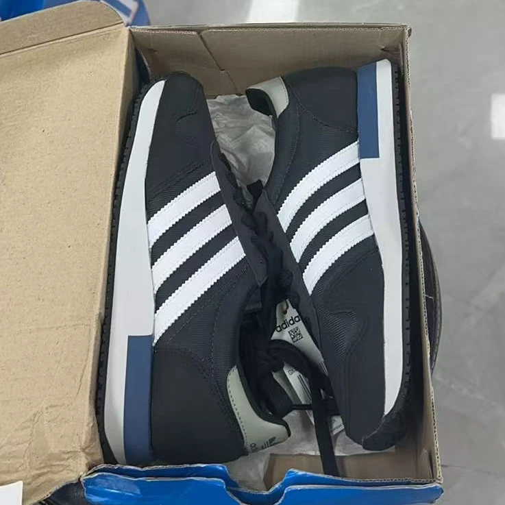 【瑕疵慎拍】阿迪男女休闲运动跑步鞋GX4583-36(鞋盒破损)