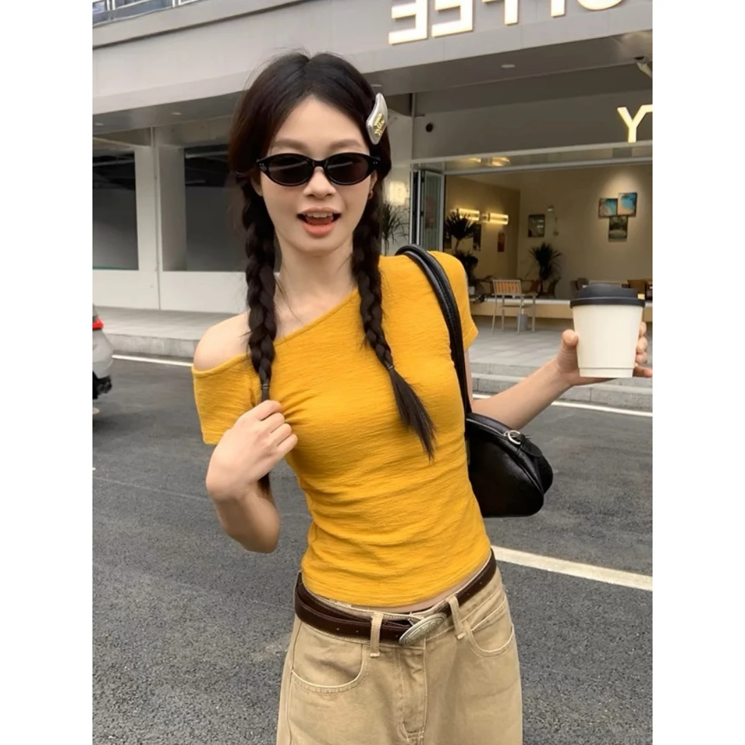 【皱皱棉】黄色斜肩短袖t恤女夏季新款设计感小众修身显瘦辣妹上衣