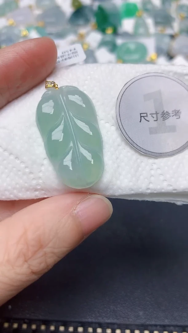 颈饰18K金镶嵌翡翠天然缅甸A货翡翠