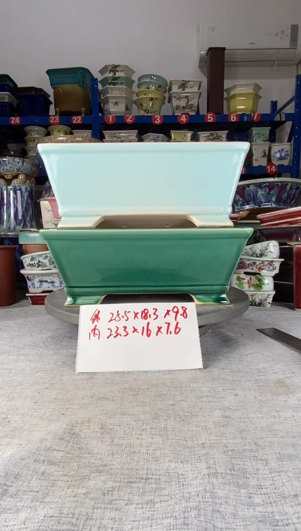 101404两只马槽花盆