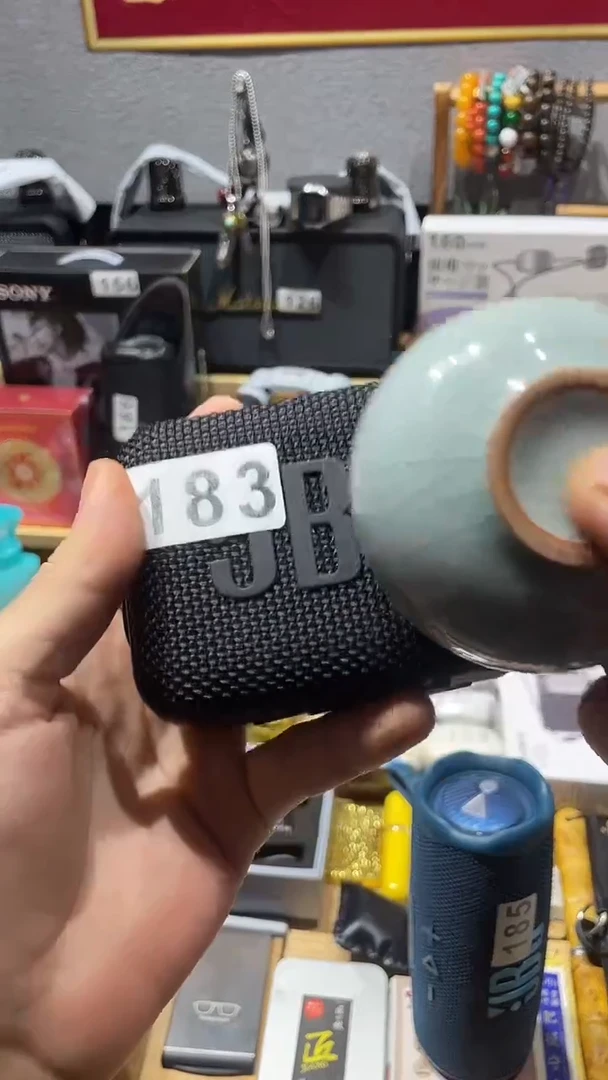 瓷片闪购商品 如图所示