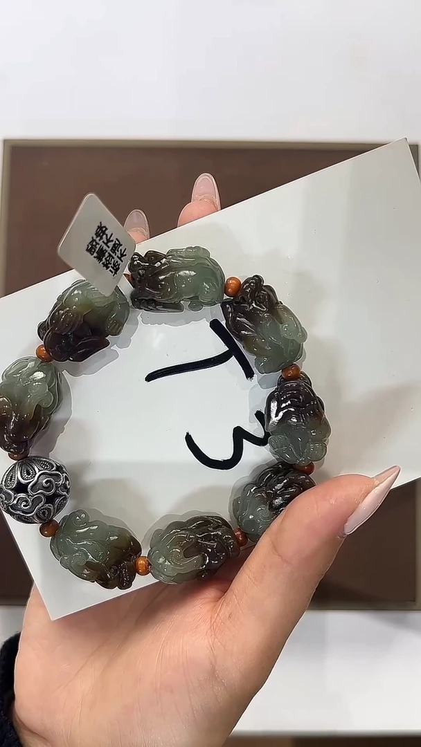 未镶嵌手串透闪石质玉精品貔貅