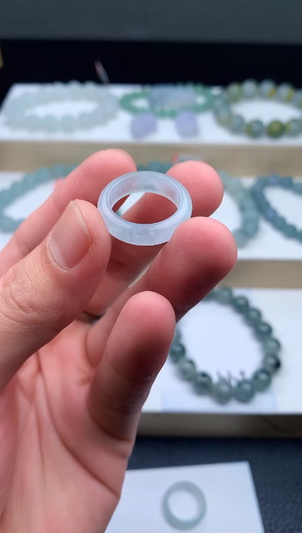 未镶嵌定制翡翠铲****）戒圈