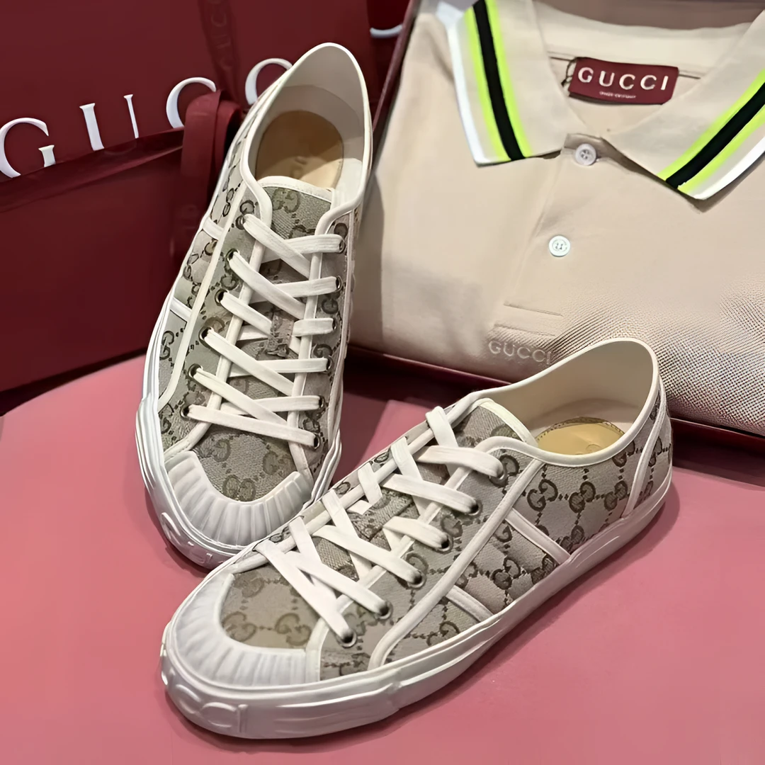 未使用 GUCCI/古驰 老花低帮做旧帆布鞋1130