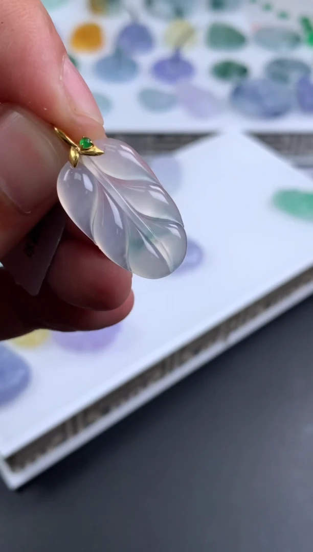 【闪购商品】翡翠颈饰18K金镶嵌翡翠